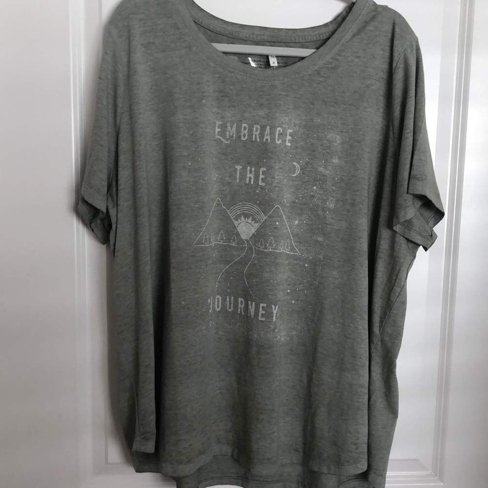 Grayish green tee